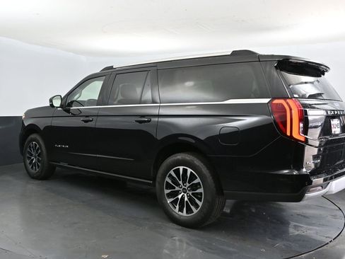 Used 2025 Ford Expedition Max Platinum AWD/4WD image 11
