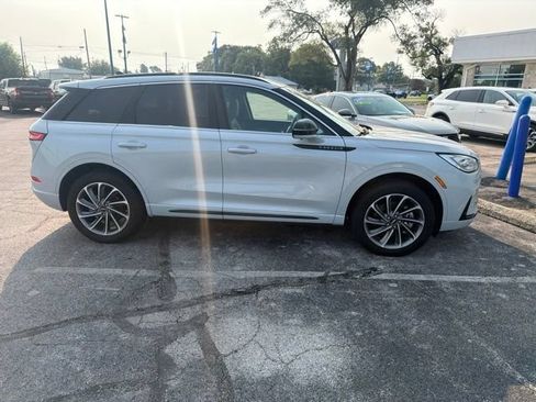 Used 2025 Lincoln Corsair Grand Touring w/ Equipment Group 302A AWD/4WD image 4