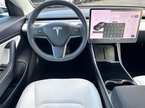Used 2020 Tesla Model 3 Standard Range RWD image 23