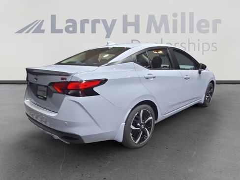 New 2025 Nissan Versa SR w/ Trunk Package image 5