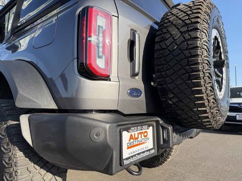 Used 2023 Ford Bronco Outer Banks w/ Sasquatch Package AWD/4WD image 12