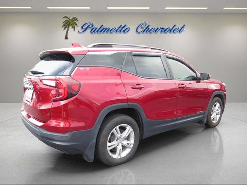 Used 2023 GMC Terrain SLE w/ Driver Convenience Package FWD image 3