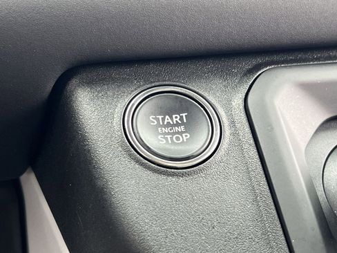 Used 2025 Land Rover Defender 110 S image 29
