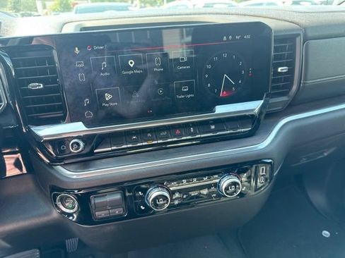 Used 2025 GMC Sierra 1500 SLT AWD/4WD image 4
