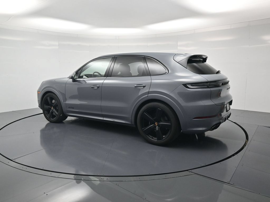 Used 2026 Porsche Cayenne GTS AWD/4WD image 3
