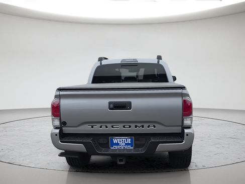 Used 2020 Toyota Tacoma TRD Sport w/ TRD Premium Sport Package AWD/4WD image 8