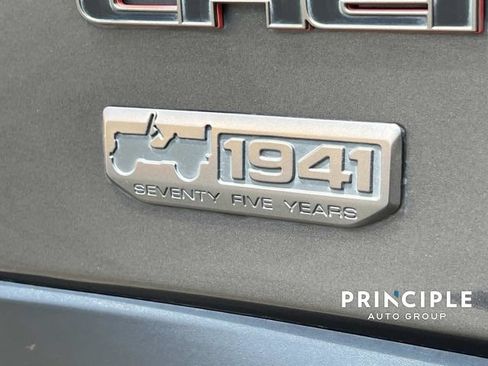 Used 2017 Jeep Cherokee Latitude w/ Safety/Convenience Group FWD image 7