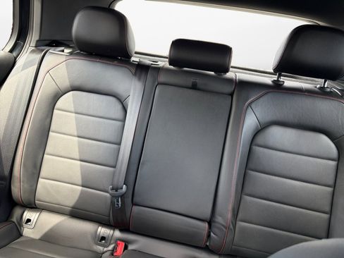 Used 2017 Volkswagen GTI SE image 12