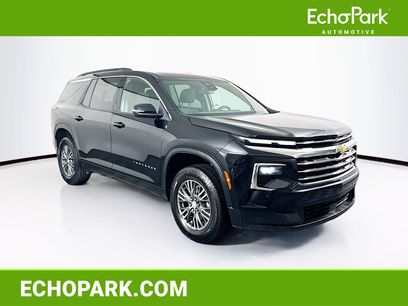 Used 2025 Chevrolet Traverse LT