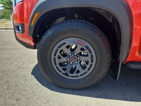 Used 2025 Nissan Frontier PRO-4X w/ Pro Convenience Package AWD/4WD image 10