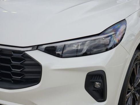 Used 2025 Ford Escape ST-Line Elite w/ Premium Technology Package image 9