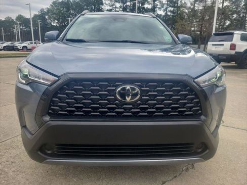 Certified 2023 Toyota Corolla Cross LE image 10