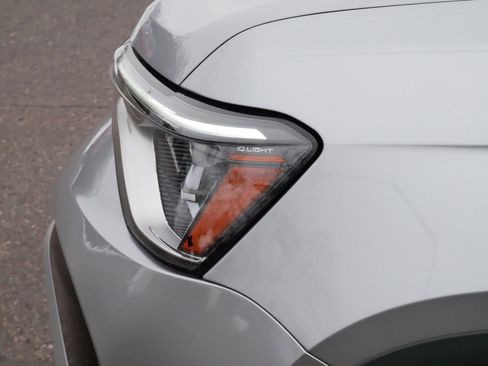 Certified 2025 Volkswagen Taos SE w/ Panoramic Sunroof Package image 16