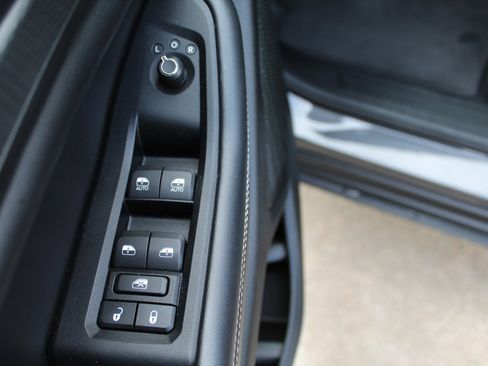 Used 2024 Jeep Grand Cherokee L Laredo image 32