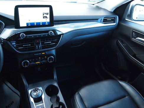 Used 2022 Ford Escape Titanium image 15