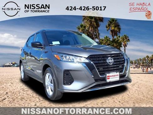 New 2025 Nissan Kicks Play S image 1