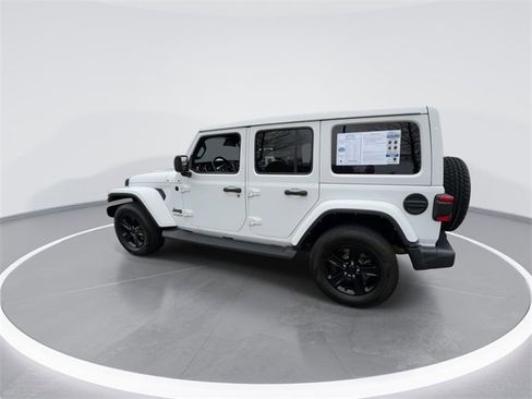 Used 2022 Jeep Wrangler Unlimited Sahara image 6