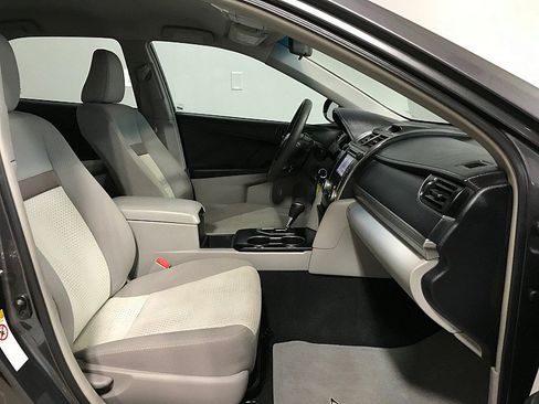 Used 2014 Toyota Camry FWD image 14