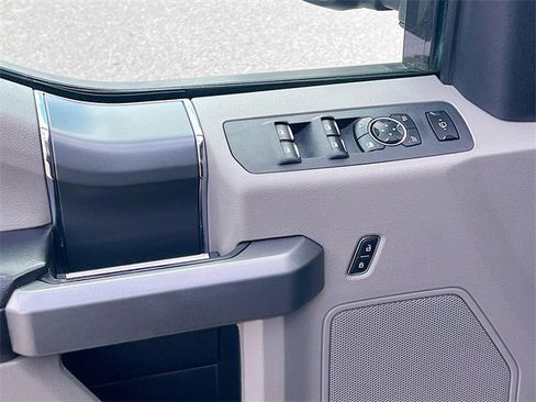 Used 2017 Ford F350 XLT w/ XLT Premium Package image 11