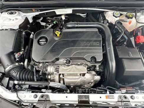 Used 2023 Chevrolet Malibu LT w/ Sport Edition image 28