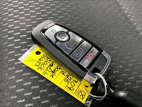 Certified 2025 Ford Escape ST-Line Elite AWD/4WD image 11