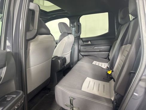 Used 2025 Toyota Tacoma TRD Sport w/ TRD Sport Upgrade Package image 12