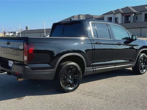 Used 2025 Honda Ridgeline Black Edition image 8