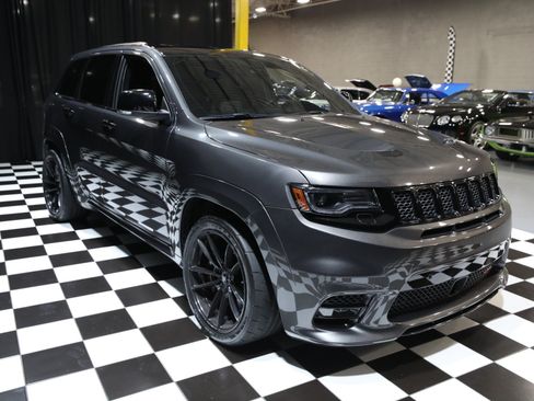 Used 2019 Jeep Grand Cherokee SRT AWD/4WD image 14