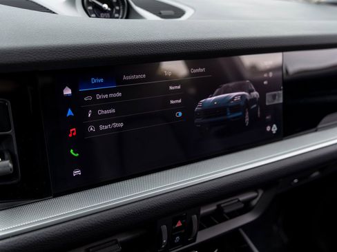 New 2026 Porsche Cayenne Coupe image 32