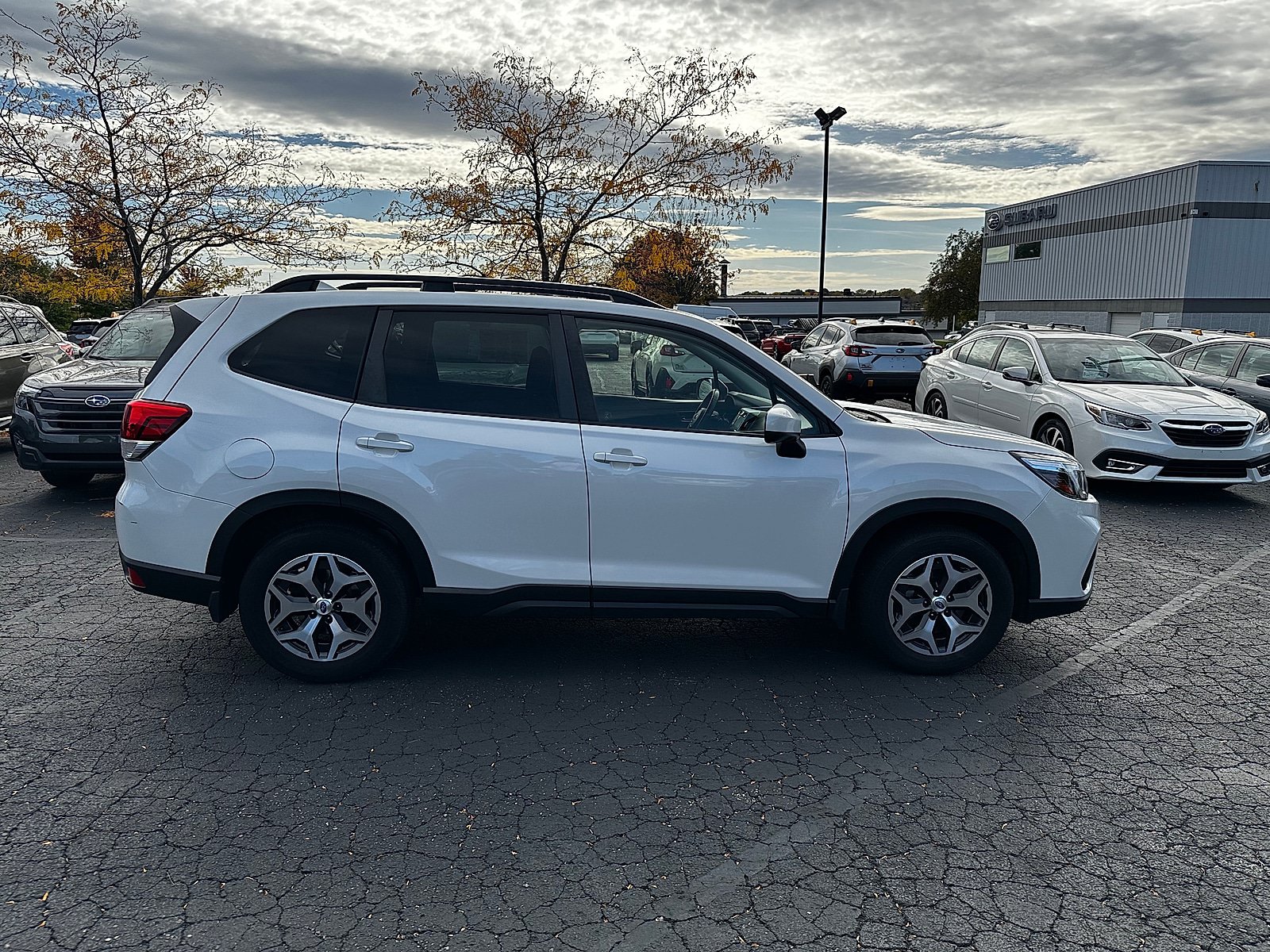 Used 2021 Subaru Forester Premium AWD/4WD image 2
