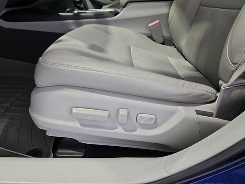 Used 2018 Acura RDX AWD w/ Advance Package image 17
