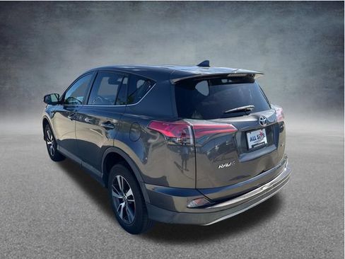 Used 2018 Toyota RAV4 XLE FWD image 7