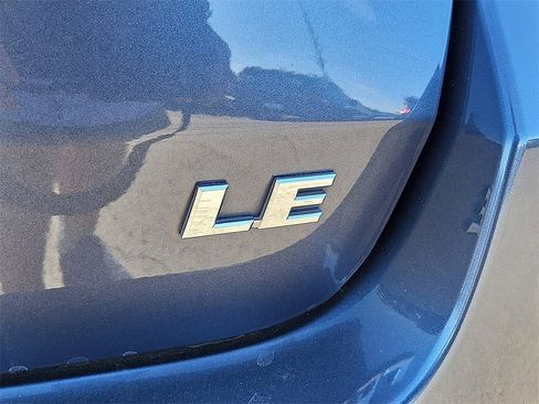 Used 2019 Toyota Highlander LE image 15