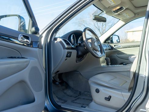 Used 2013 Jeep Grand Cherokee Laredo image 14