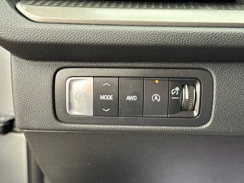 Certified 2025 Chevrolet Traverse LT image 21