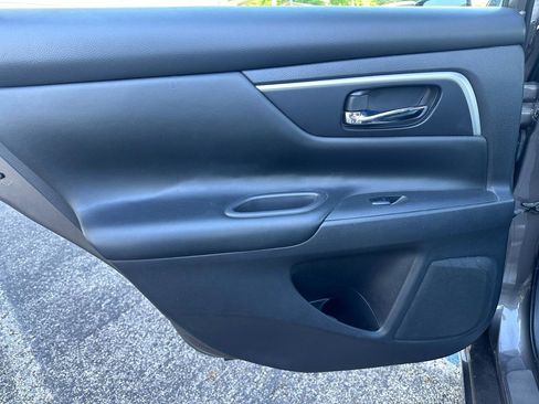 Used 2017 Nissan Altima 3.5 SL w/ 3.5SL Technology Package FWD image 32