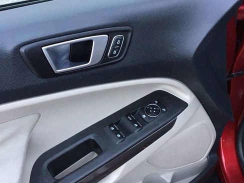 Used 2019 Ford EcoSport SE w/ SE Convenience Package image 19