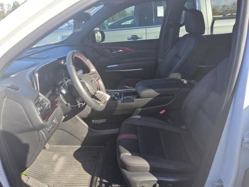 Used 2024 Chevrolet Traverse RS image 8