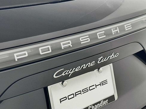 Certified 2021 Porsche Cayenne Turbo AWD/4WD image 33