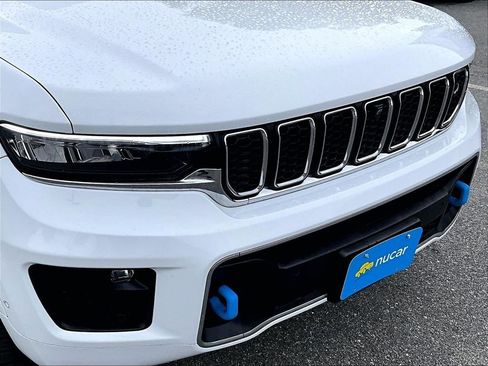 Used 2023 Jeep Grand Cherokee Overland w/ Advanced Protech Group III AWD/4WD image 32