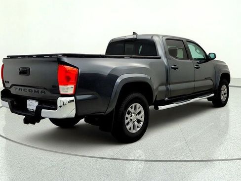 Used 2019 Toyota Tacoma SR5 AWD/4WD image 5
