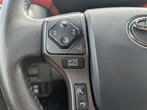 Used 2017 Toyota Tacoma TRD Off-Road image 12