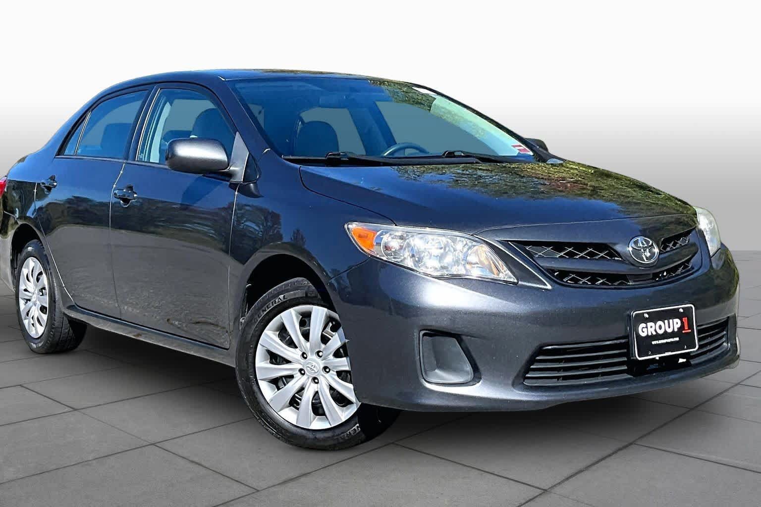 Used 2012 Toyota Corolla LE FWD image 3