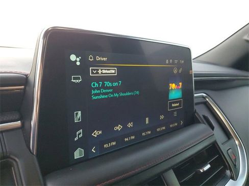 Used 2022 Chevrolet Suburban RST w/ Luxury Package image 18