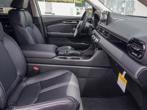 New 2025 Honda Pilot Touring image 39