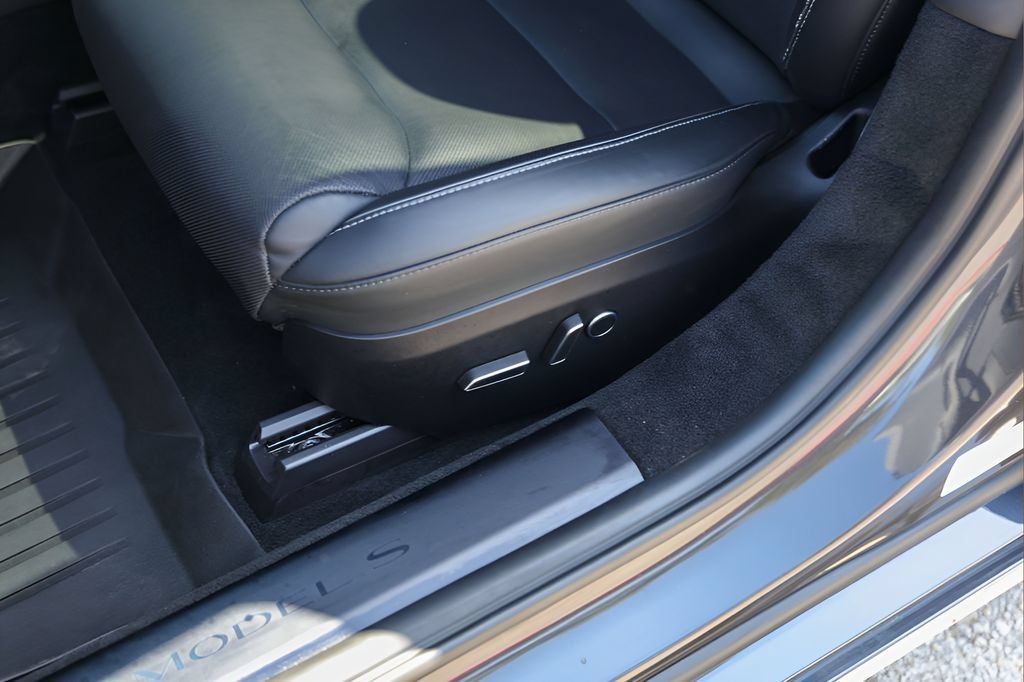 Used 2024 Tesla Model S Plaid AWD/4WD image 8
