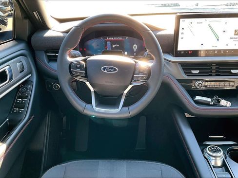 Used 2025 Ford Explorer ST-Line w/ Premium Package image 5
