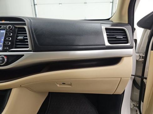 Used 2014 Toyota Highlander XLE image 42