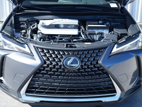 Used 2022 Lexus UX 200 image 6