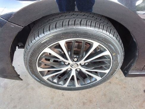 Used 2018 Toyota Camry SE w/ Convenience Package FWD image 23